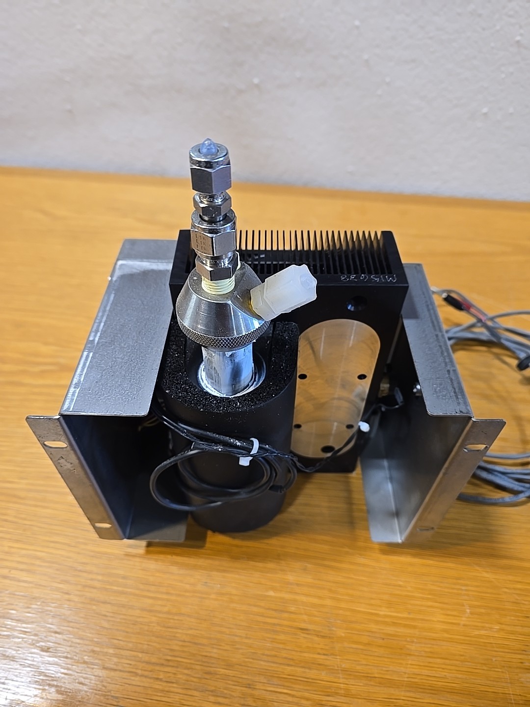 Universal Analyzers 624SS Mini Gas Cooler – 24VDC, 316 Stainless Steel