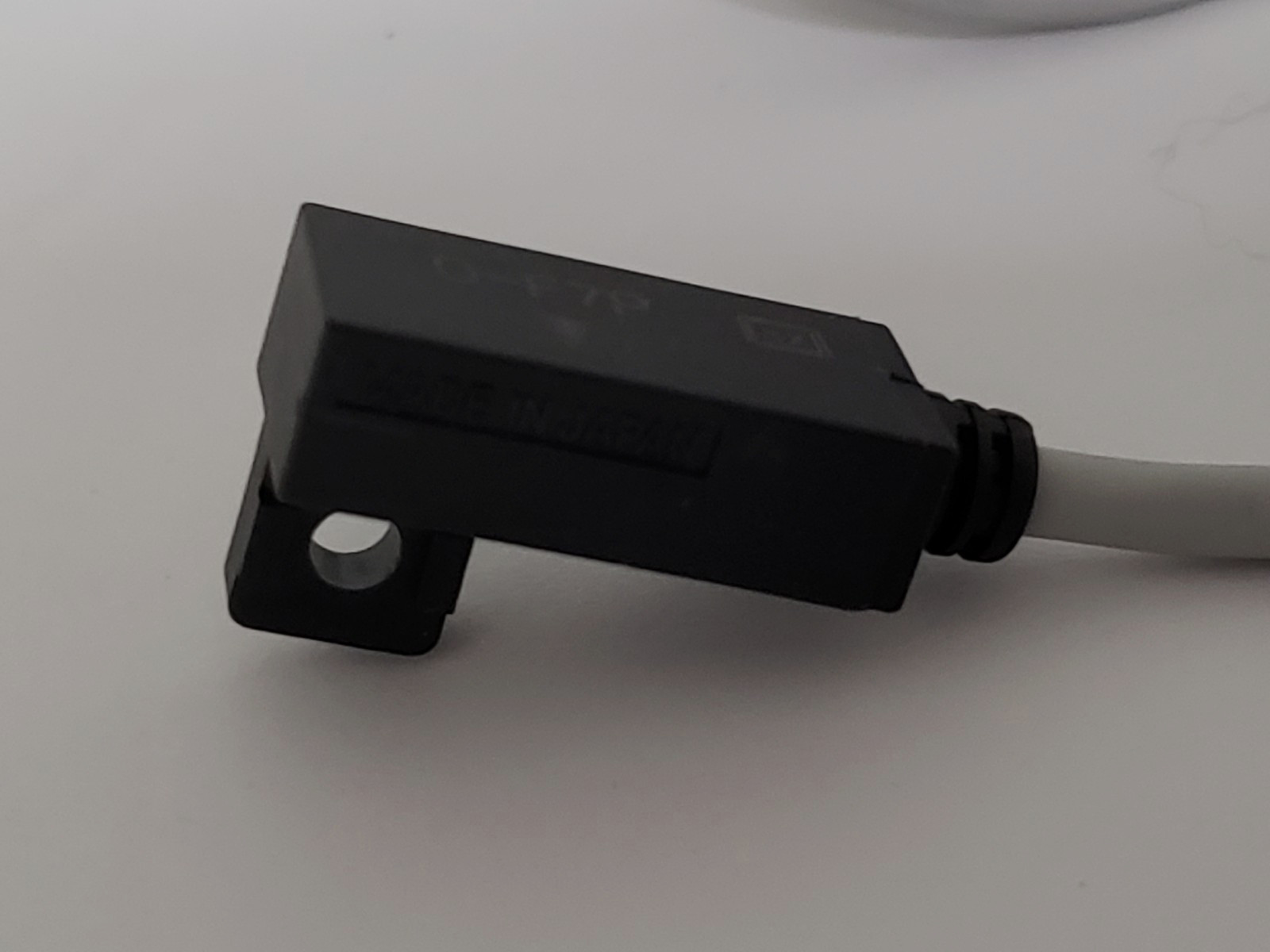 SMC D-F7P PNEUMATIC ACTUATOR SWITCH PNP NNB