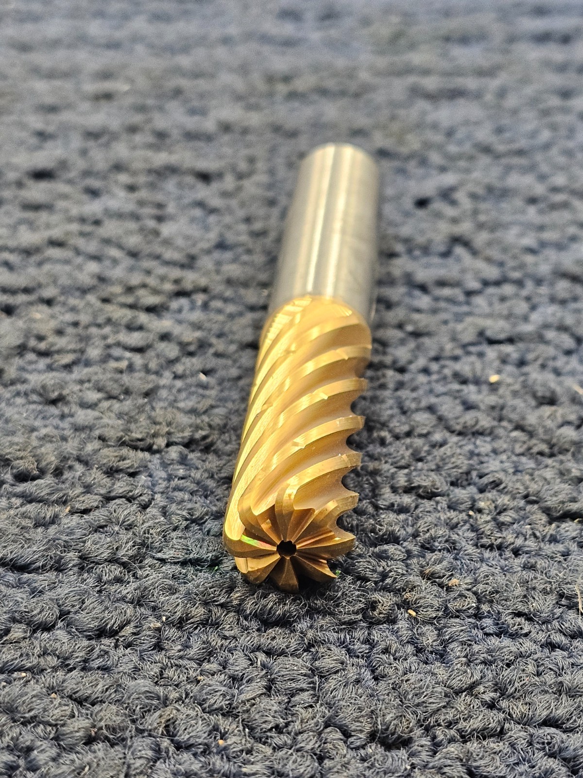 Kennametal KCSM15A: Harvi HA4R 7102876 121701163 A5AS End Mill 8FL 5/8 x 5/8 x 1