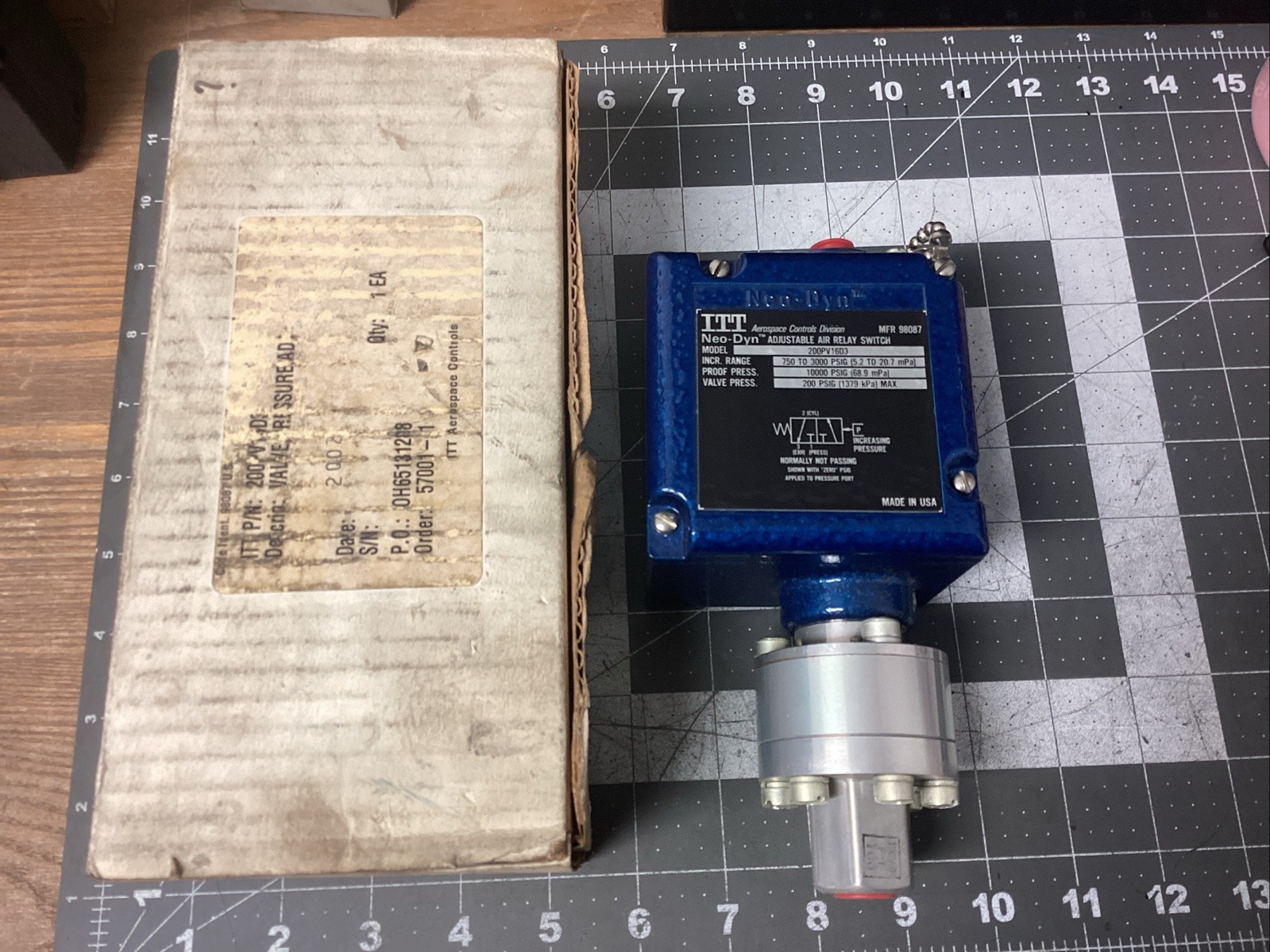 NEO-DYN ADJUSTABLE AIR RELAY SWITCH 200PV16D3 (LBB45Y)