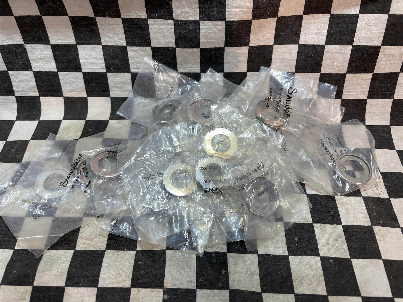 SWAGELOK Gasket Retainer 3/4″, NI-12-VCR-2-GR-VS, LOT OF 27, SHIPSAMEDAY#1327D