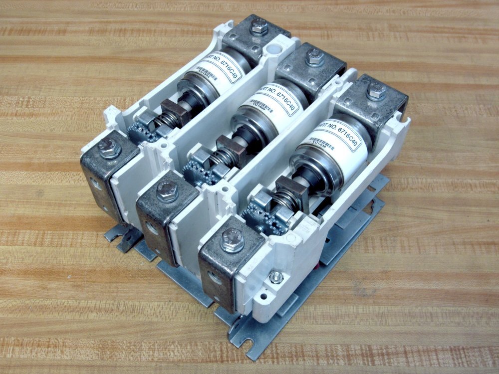 Eaton V201KTCJZ1 Vacuum Contactor w/3 6716C40