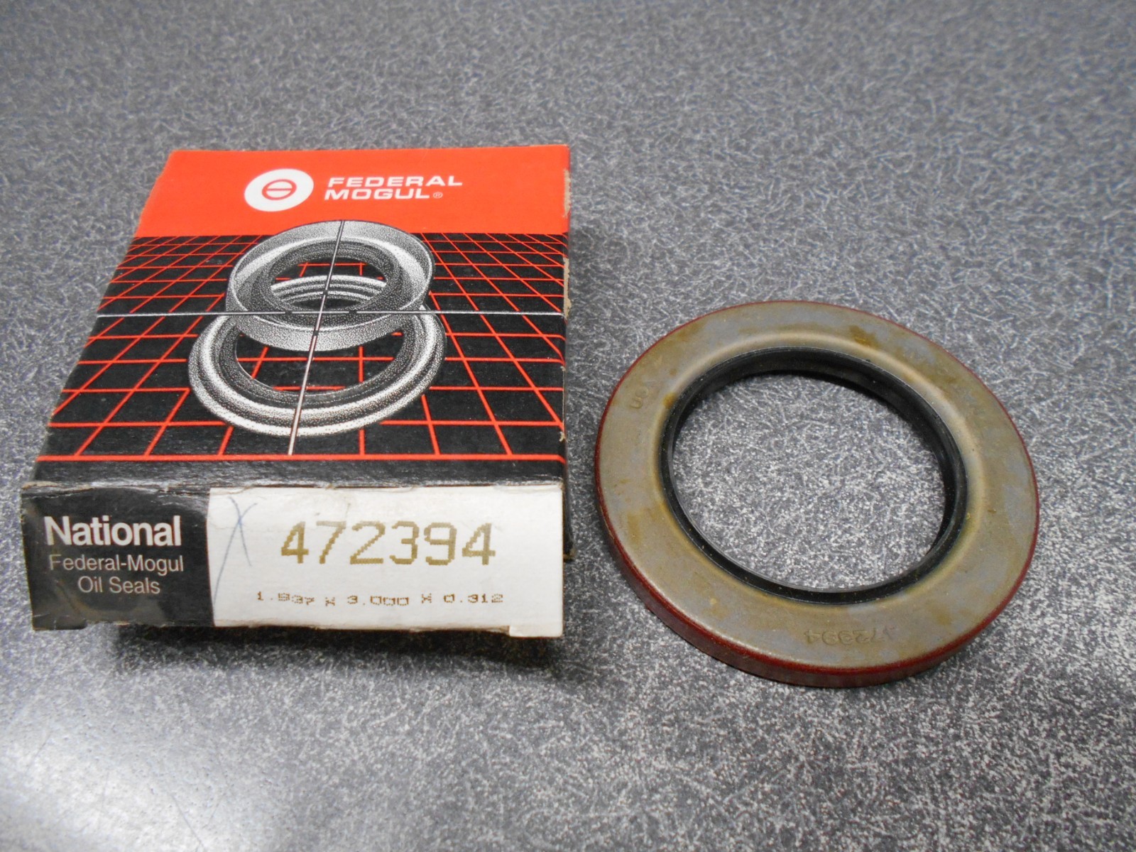Federal Mogul 472394, National Oil Seal. 1.937 x 3.000 x 0.312 NOS!