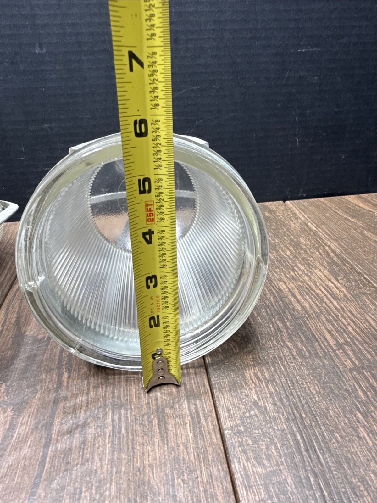 UNBRANDED INDUSTRIAL EXPLOSION PROOF CAGED RIBBED GLOBE LIGHTS Lot Of 2