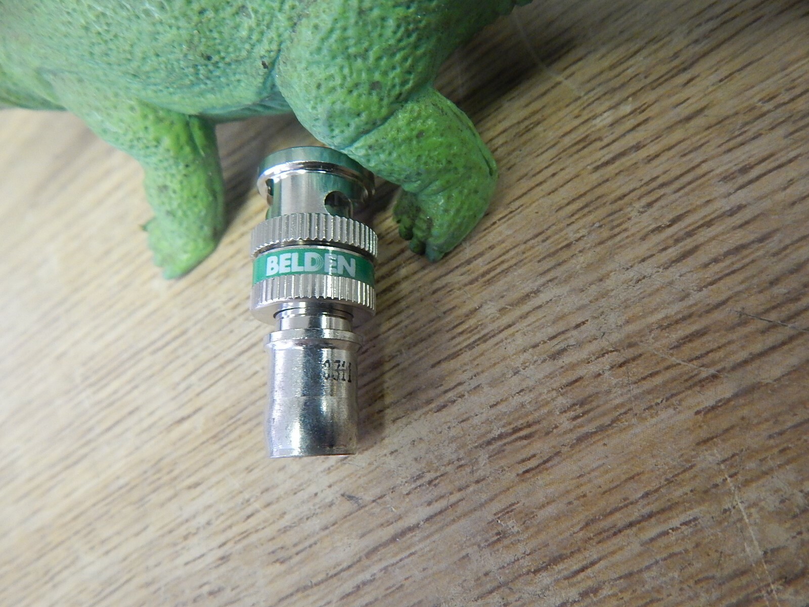 NEW Belden 1694ABHDL 0311 Screw Cap Connector *FREE SHIPPING*