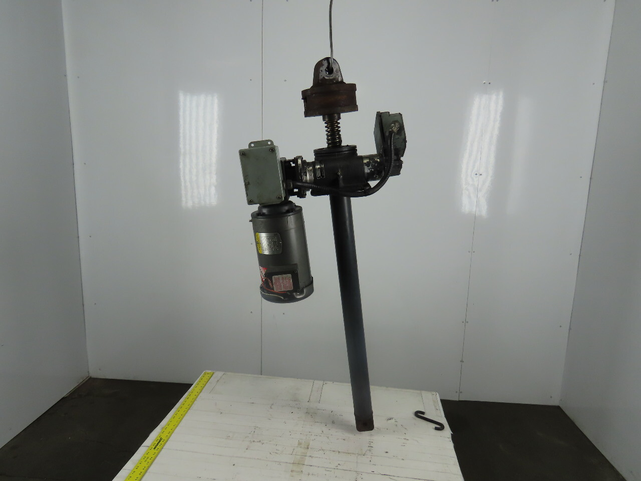 Joyce Dayton 10 Ton 36″ Machine Comdrive Screw Jack W/ 575V 3Ph Motor & Limit