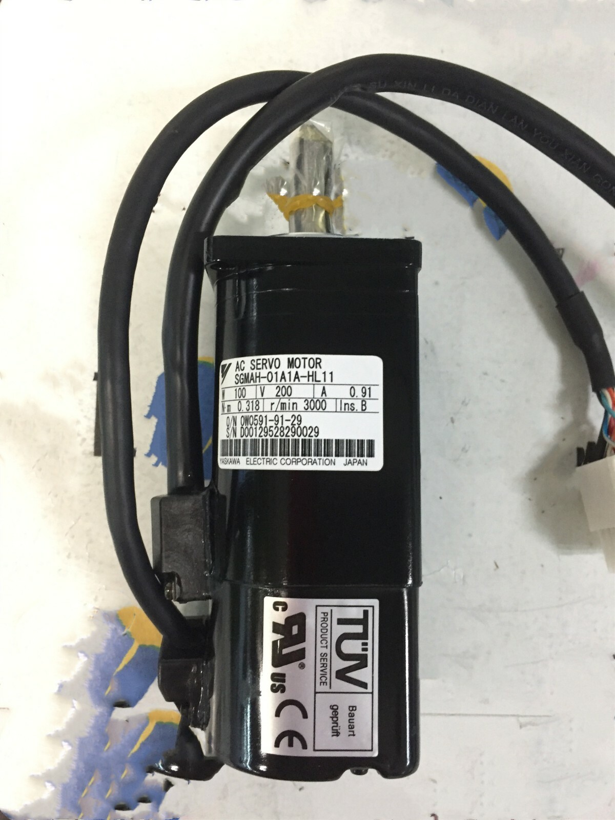 Yaskawa SGMAH-01A1A-HL11 AC SERVO MOTOR 0.91AMP 200V 100W NEW