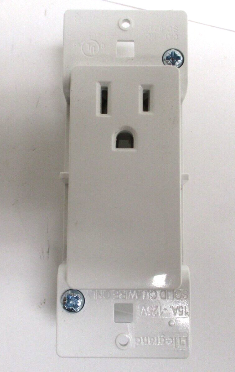 LEGRAND , SC-821 , RECEPTICLE, 15 A – 125 V , NO BACK COVER, LOT OF 10 , SURPLUS