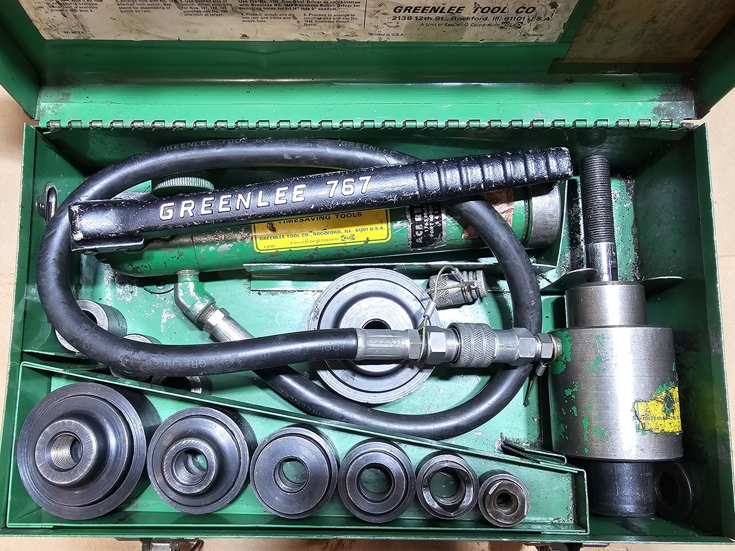 GREENLEE 7306 Hydraulic Knockout Punch Driver Set w/ 767 Hand Pump –