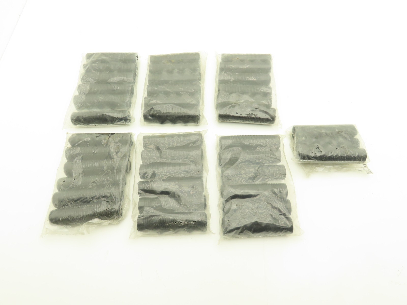 Hunt Wilde Finger Nub Grip for 1″ Bar Black Molded Plastic Lot of 39