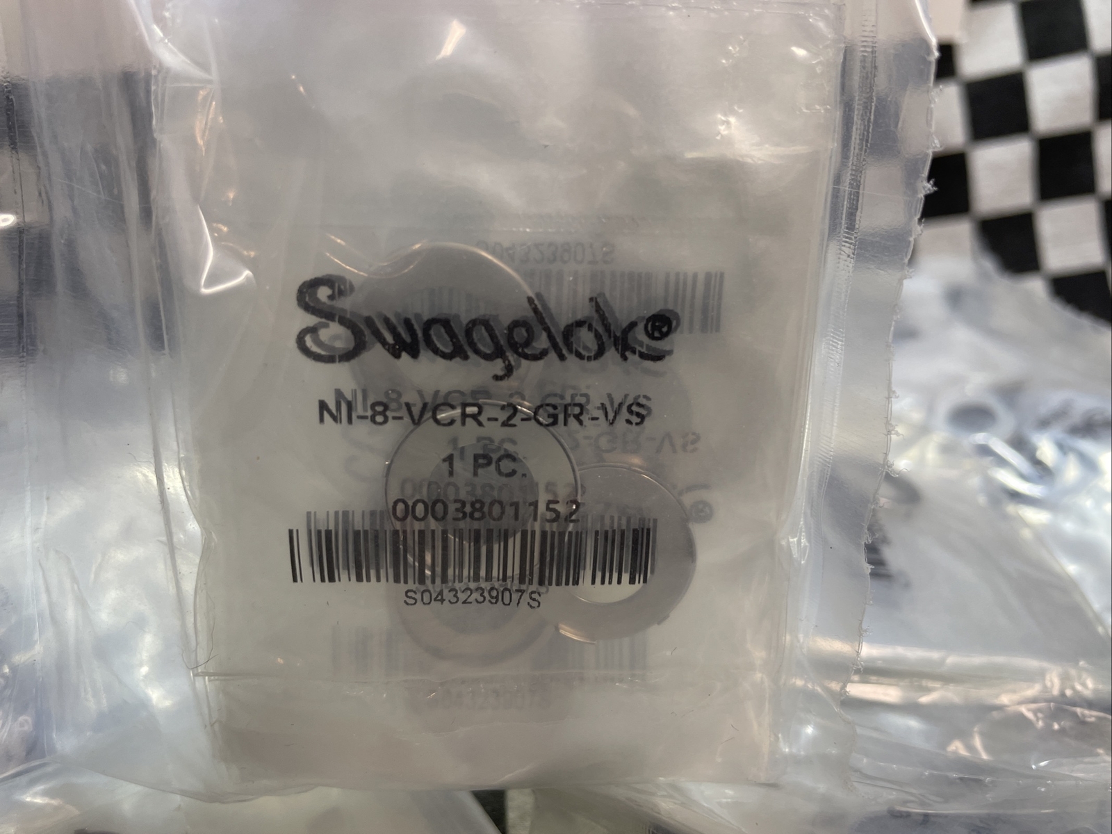 SWAGELOK VCR Face Seal 1/2″, NI-8-VCR-2-GR-VS, NI8VCR2GRVS, LOT OF 150