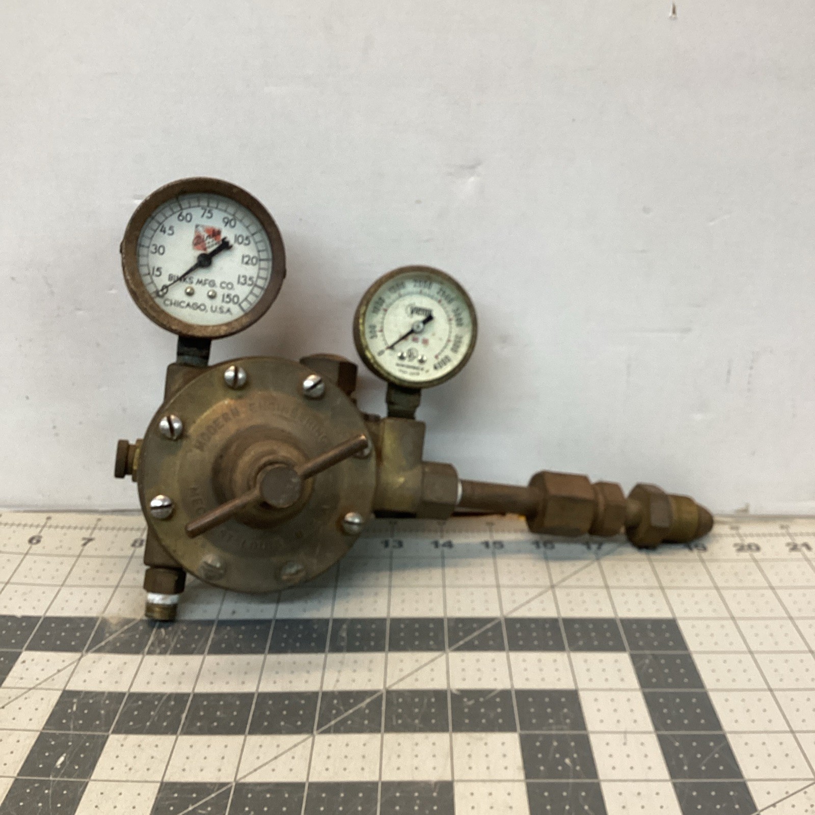Modern Engineering Company Type OR Dubbl-Stage Regulator Acetylene Gauge
