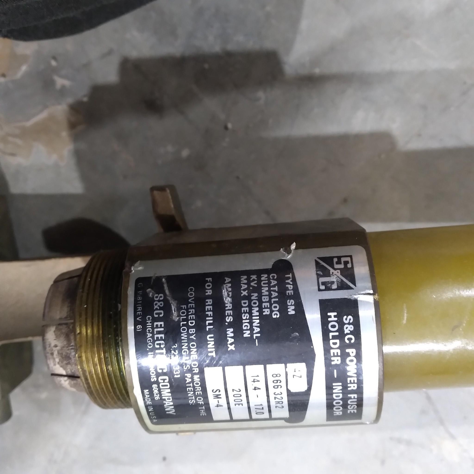 S & C POWER FUSE HOLDER-INDOOR 4Z 866 32R2 14.4-17.0KV 200E SM-4
