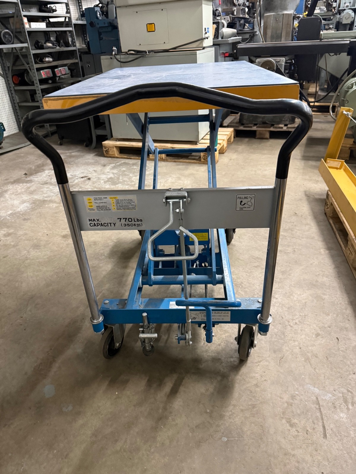 Dandy Lift Model A-350W Manual Hyd. Load Capacity 770# 36″ X 24″ Platform