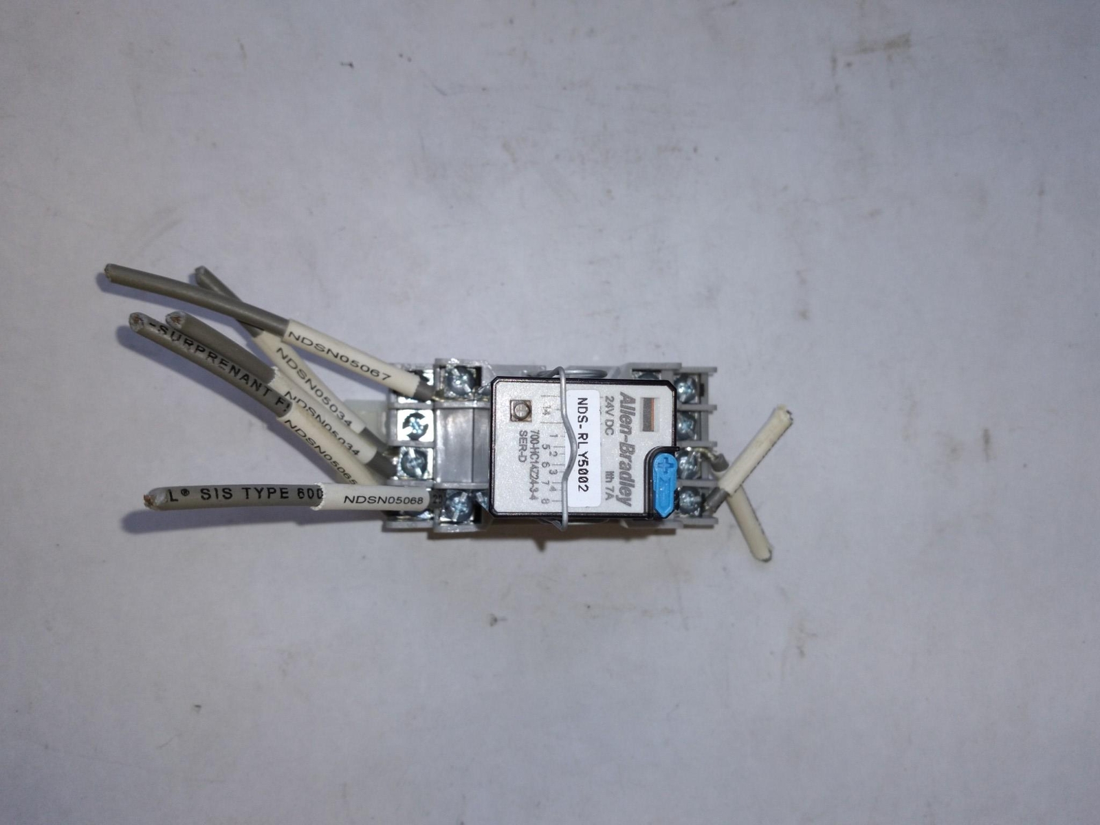 ALLEN-BRADLEY 700-HN128 SER.B 10A 300V ALLEN-BRADLEY 700-HC14Z24-3-4 SER.D 24VDC