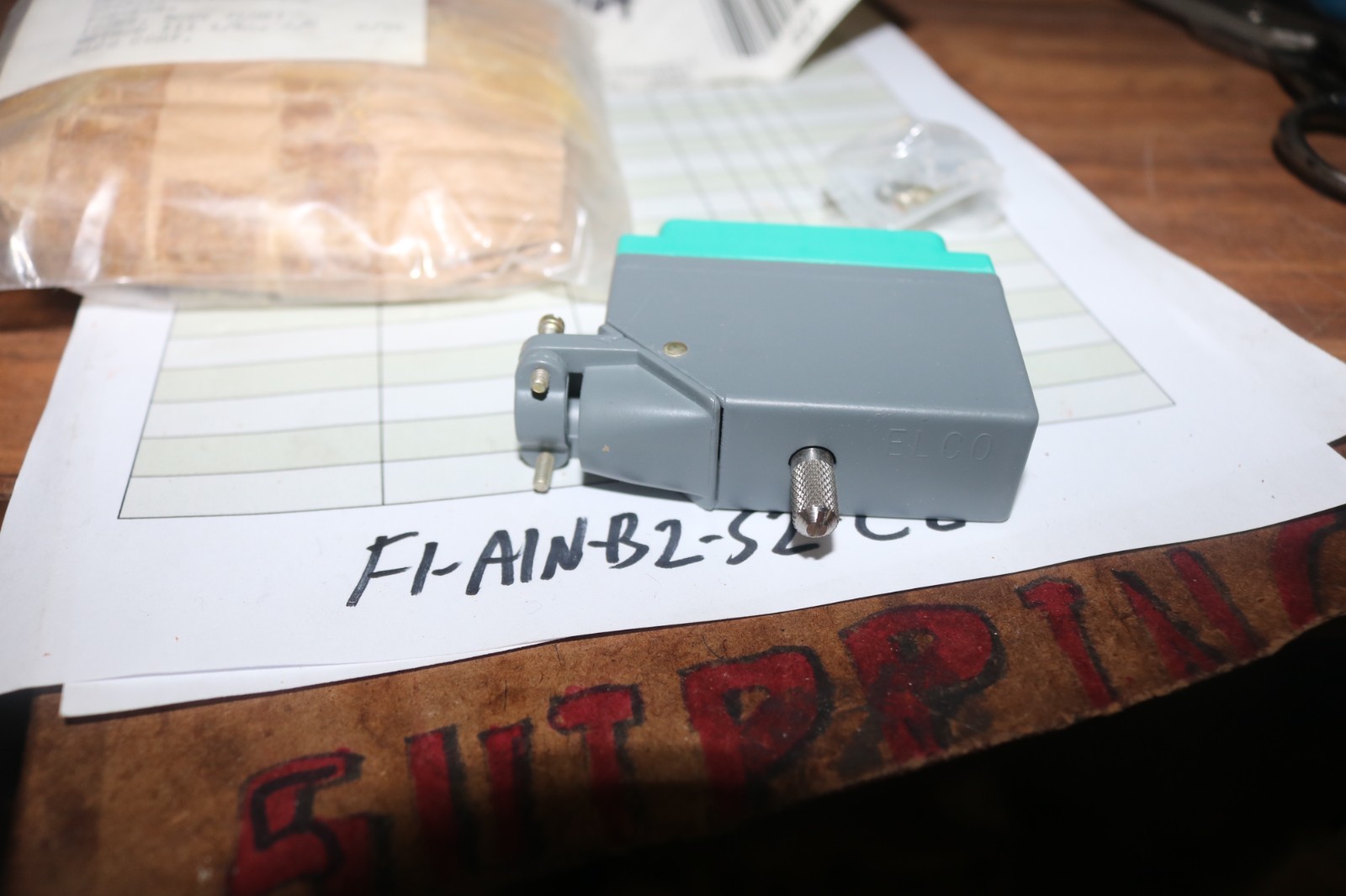NOS Elco electrical connector PN 00-8016-056-000-704 5935-01-023-3065