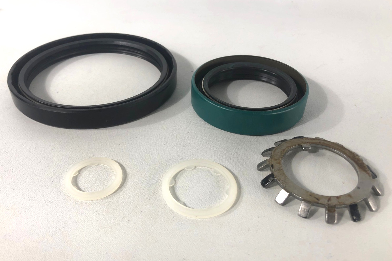 HMMWV M998 Geared Hub Seal Modification Kit PN: 2940L0013 NSN: 2590-01-523-1657