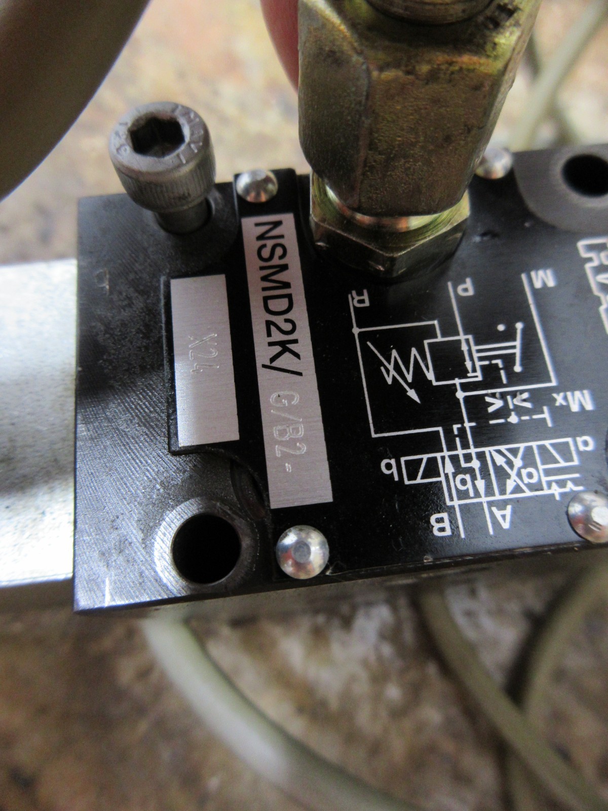GILDEMEISTER TWIN 32 HAWE NSMD2K/G/B2-X24 5000 050867 01 VALVE LOT OF 3 PIECES
