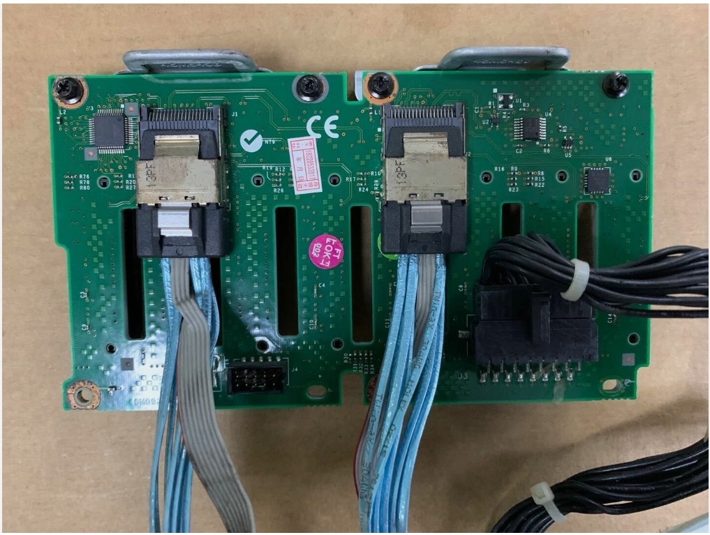 IBM X3650 M3 8 x 2.5″ SAS/SATA Hot-Swap Drive Backplane with Cables 69Y0650