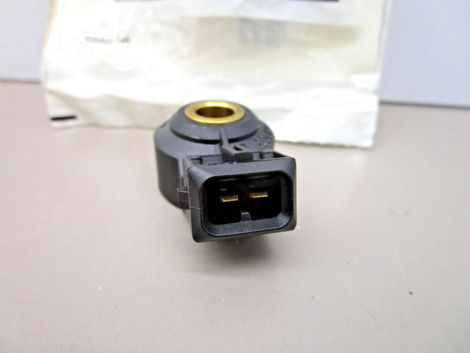 Cummins 3607945 Knock Sensor for C-Series ISC 8.3L Bosch 0261231128