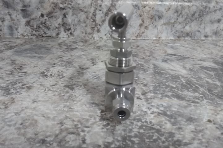 Ham-Let H-99S-00-SS-L-R-1/4 1/4 In Pipe Size Plumbing Needle Valve
