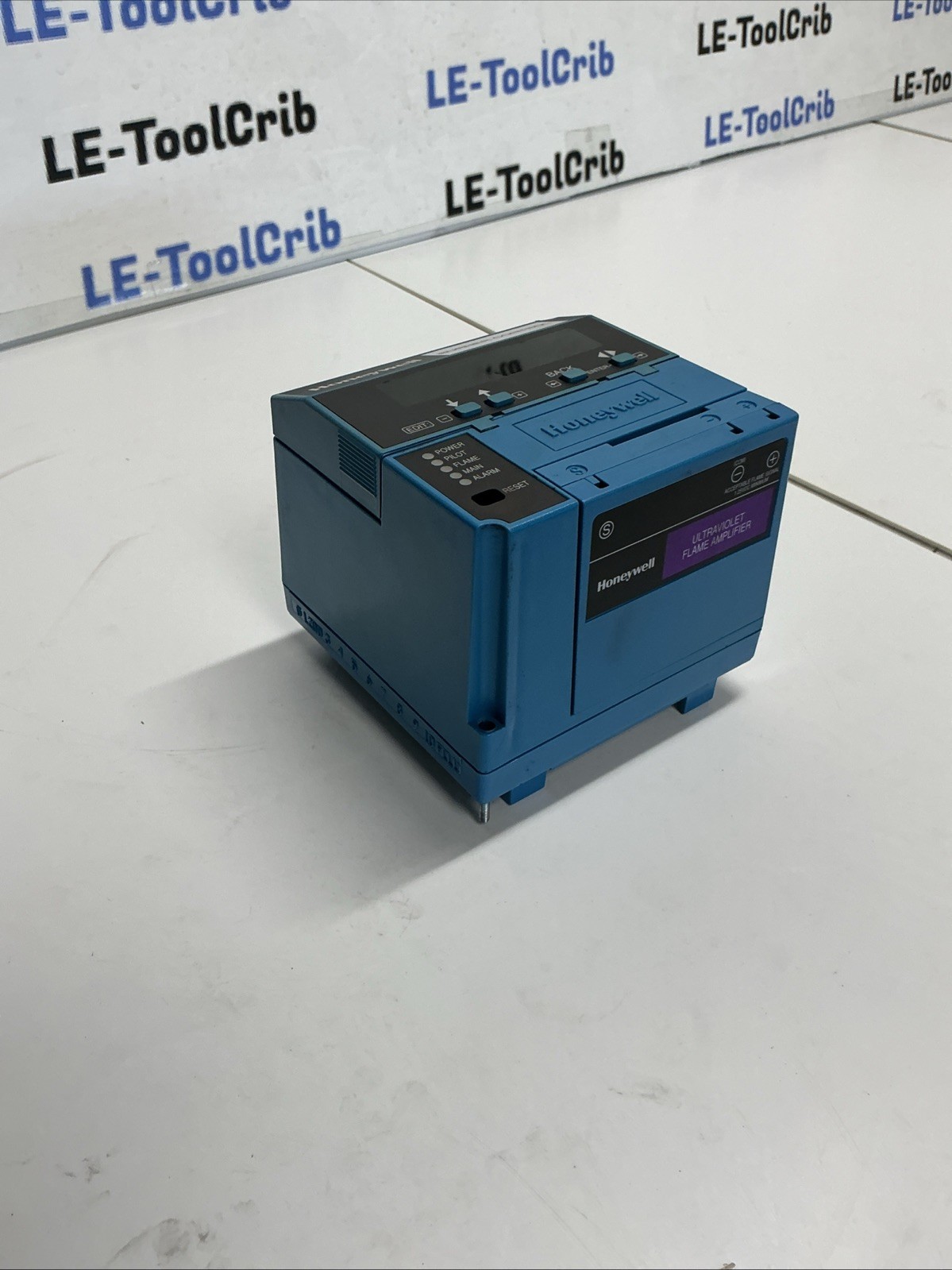 Honeywell RM7898 A 1000 Burner Control W/ Ultraviolet Flame Amplifier AA-957