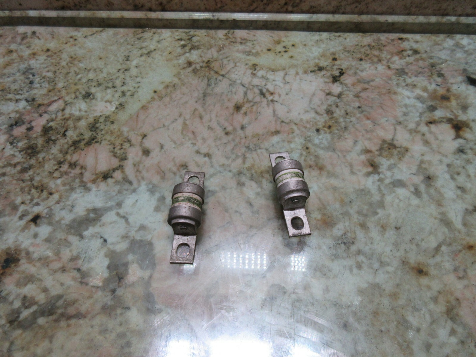 KYOSAN CLEARUP FUSE 250V 35A H35 KYOSAN 25FH35 EACH 1