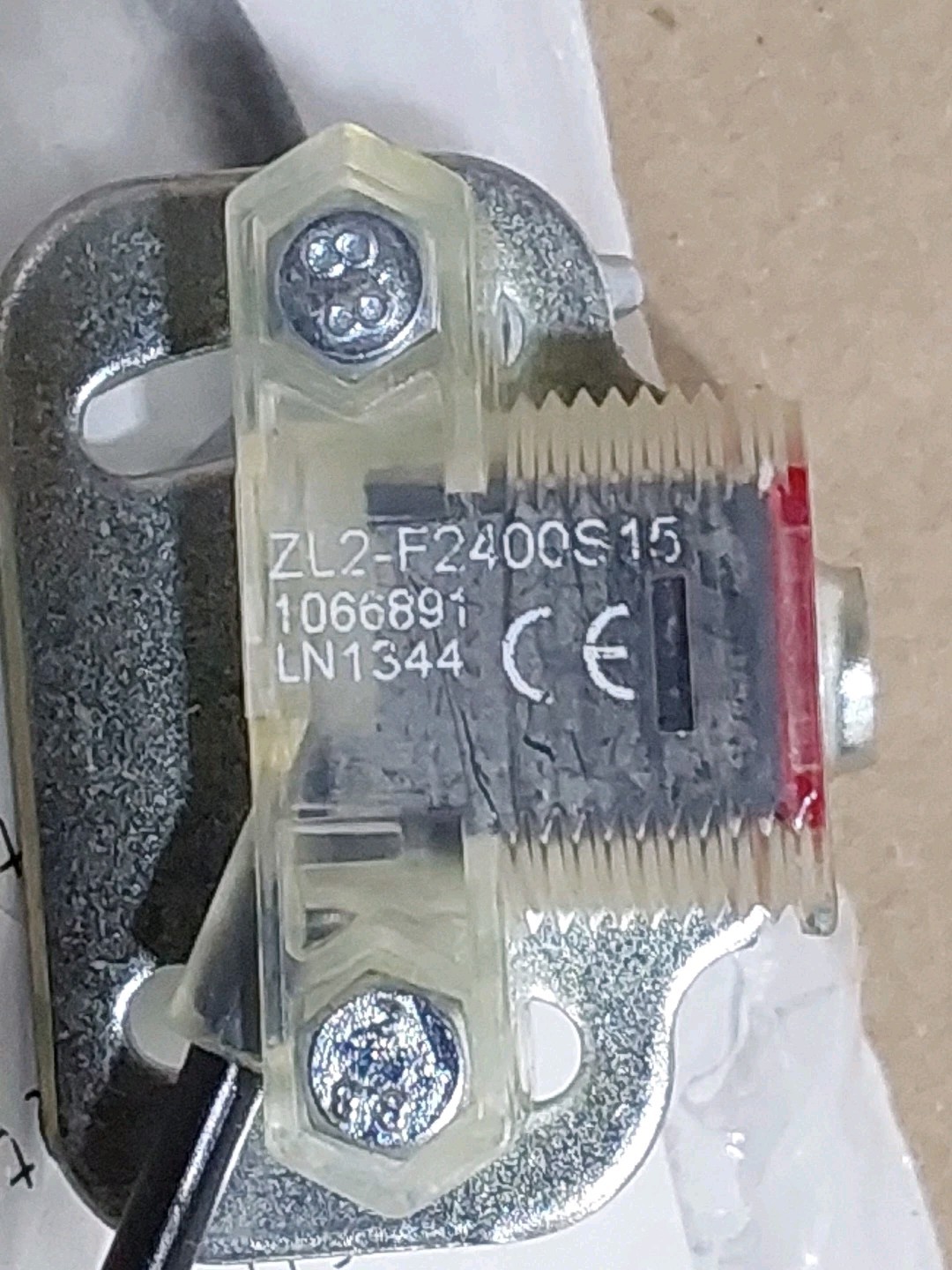 Sick ZL2-F2400S15P02 / 1066892 PNP Sensor Kit, 10-30 Vdc