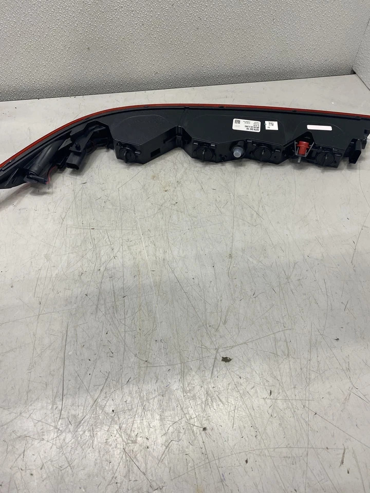 New AUDI 4M0-945-095-A Q7 SQ7 4M Rear Left Lower Tail Light 4M0945095A LEFT LEFT