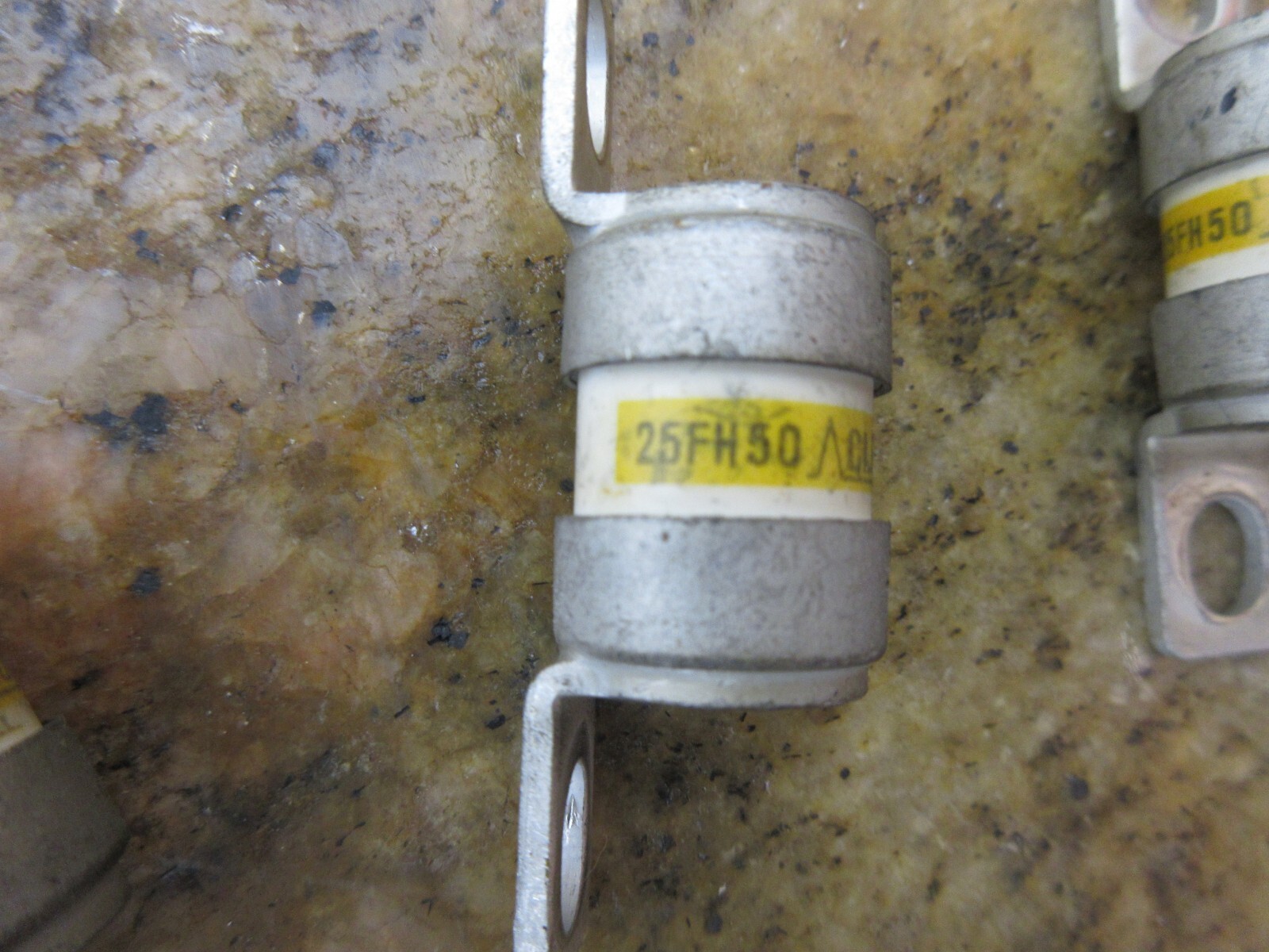 KYOSAN CLEAR UP FUSE 250V 50A 25FH50 LOT OF 3 PIECES