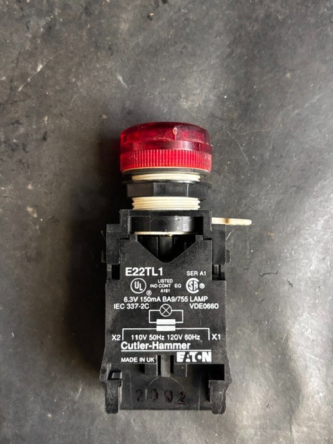 CUTLER-HAMMER E22TL1 PILOT LIGHT ($11 OBO)