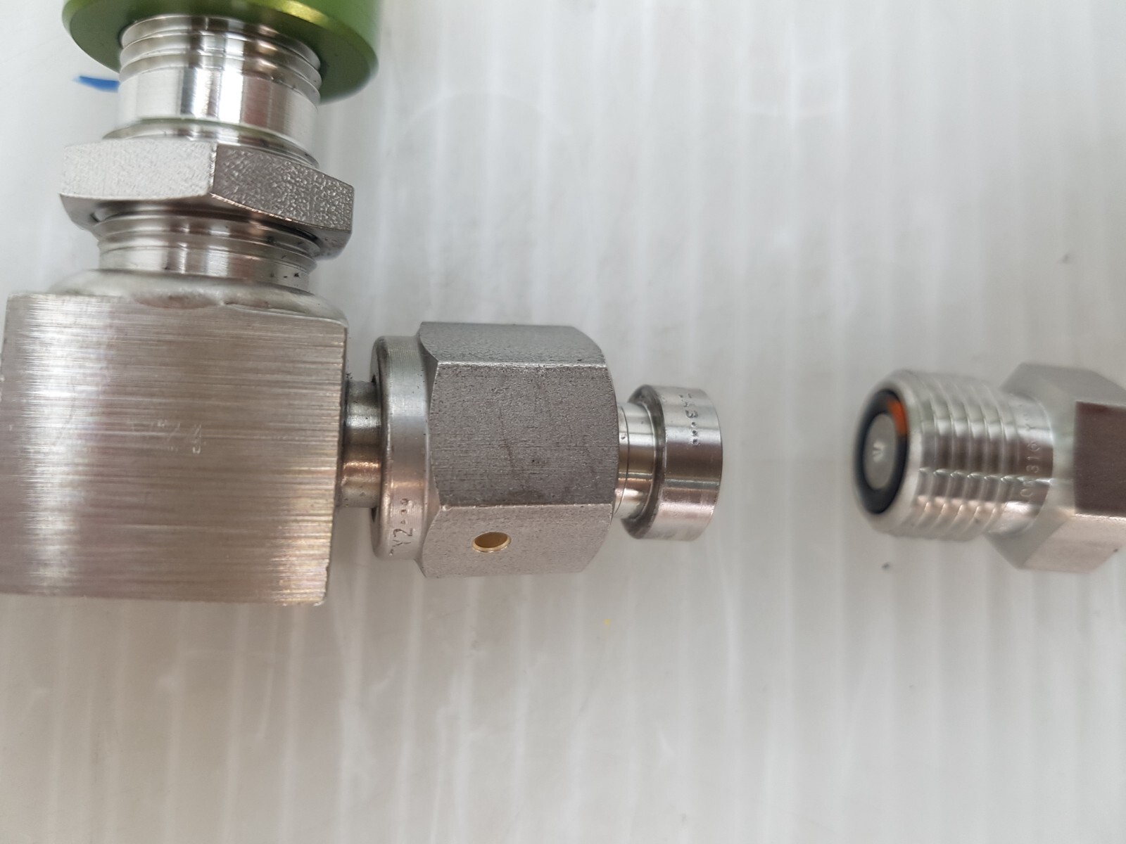 SWAGELOK SS-4H-TW, METAL ETCH-EP SEE SDS