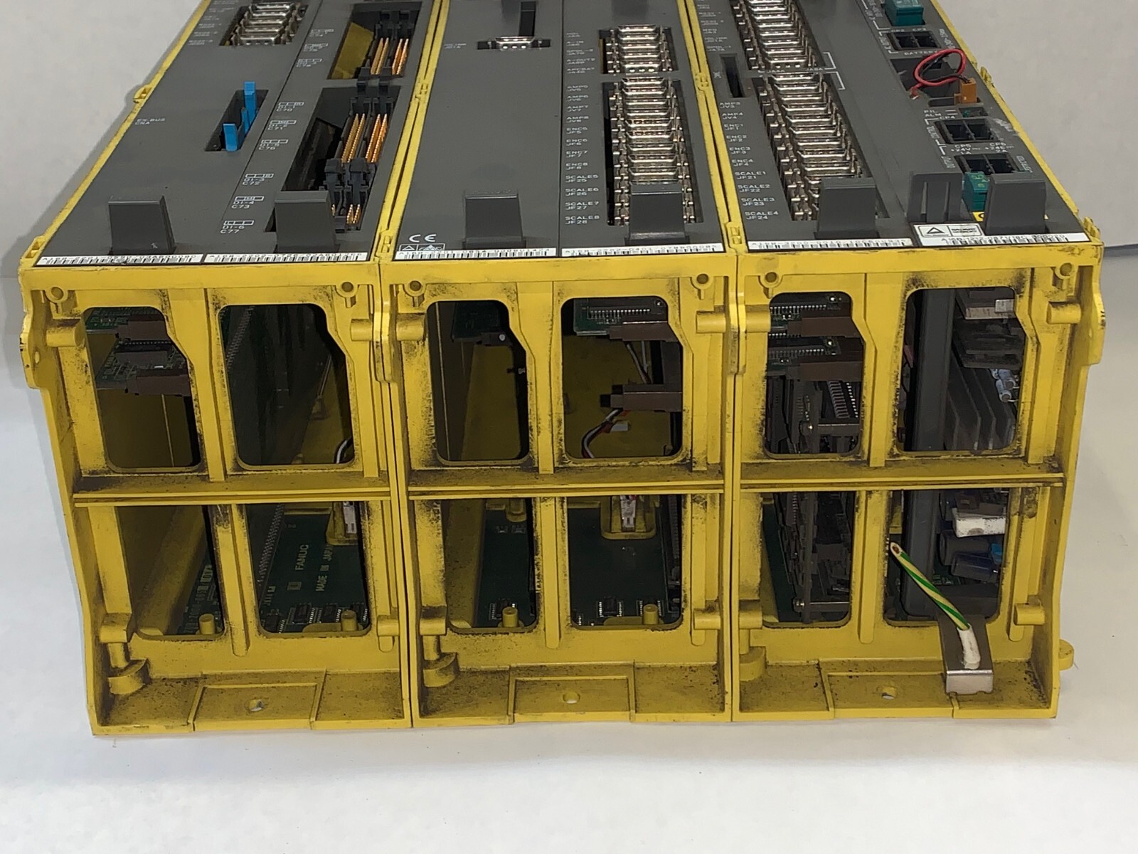 FANUC MULTI-PORT POWER SUPPLY 6 SLOT RACK A02B-0200-B503 200-240 VOLT 2-7 AMP