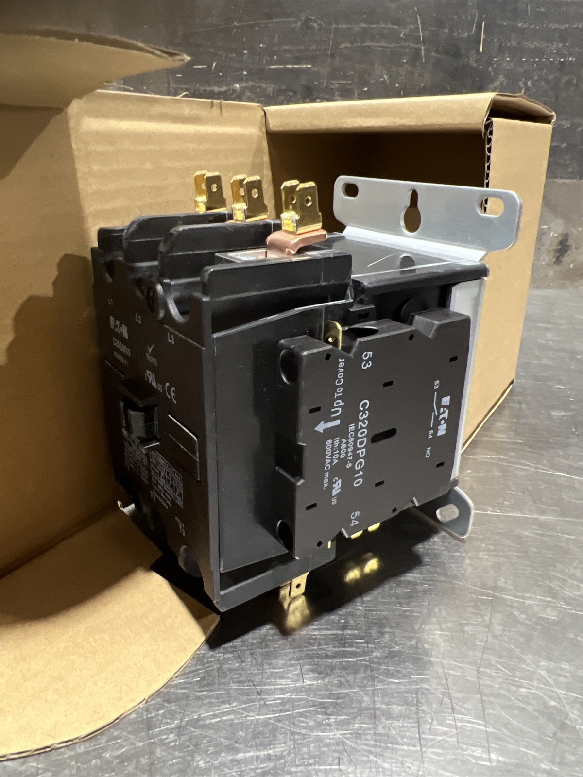 Eaton C25GNY8, Definite Purpose Contactors Non-Reversing 3P 90A 120V 50/60Hz Nos