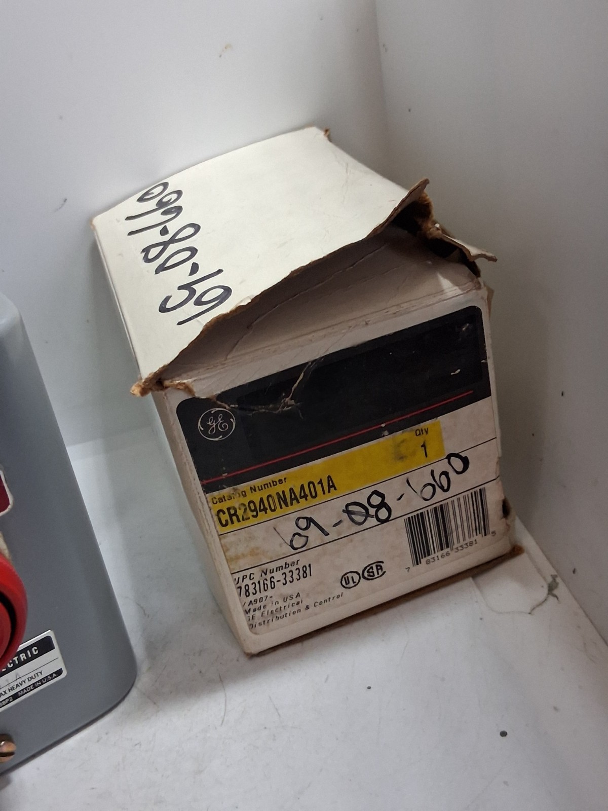 GE CR2940NA401A PUSHBUTTON ENCLOSURE WITH RED STOP 600V HEAVY DUTY NIB