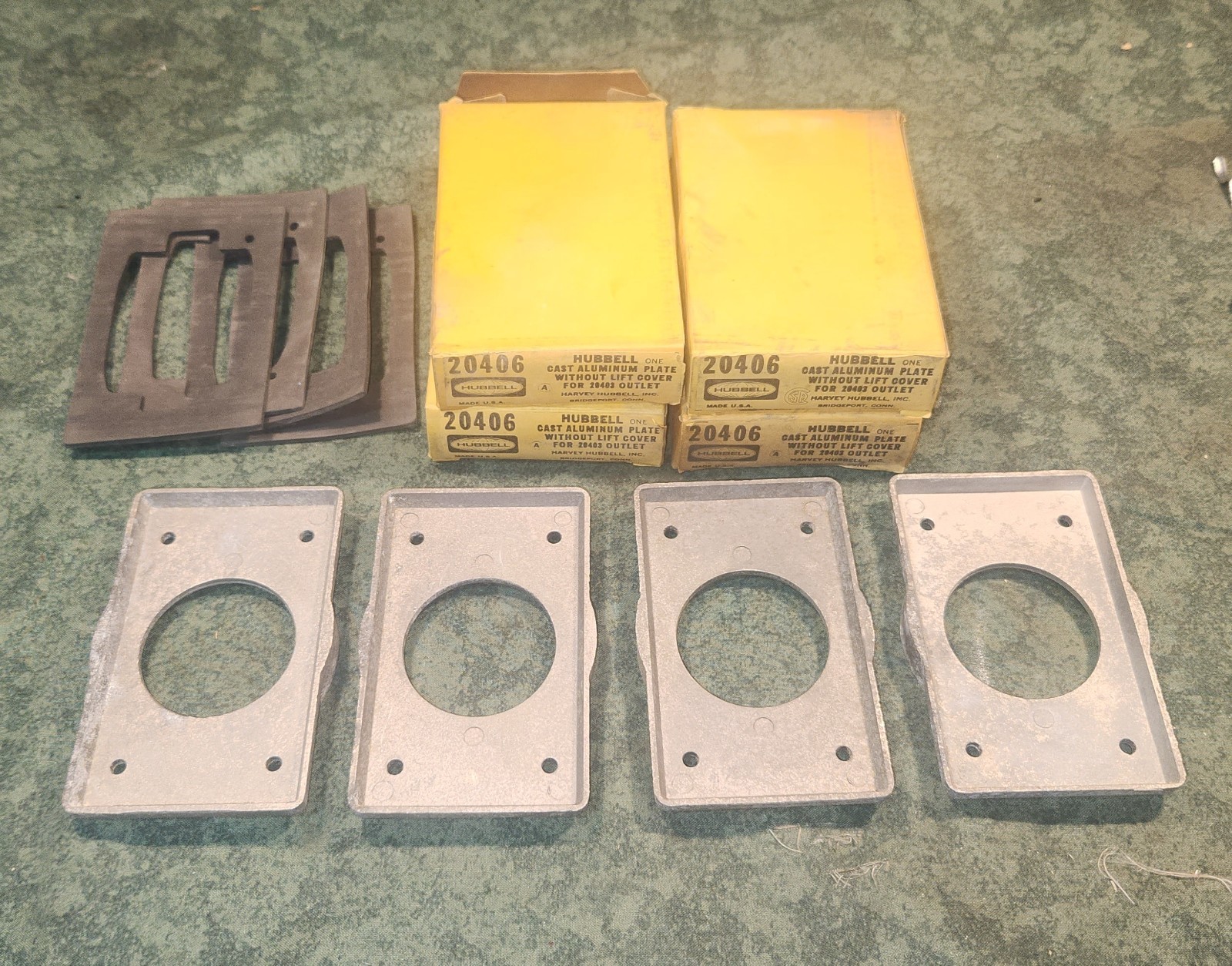 (4) Hubbell HBL20406 HubbelLock Aluminum Plates Please Read !! (13791-H3)