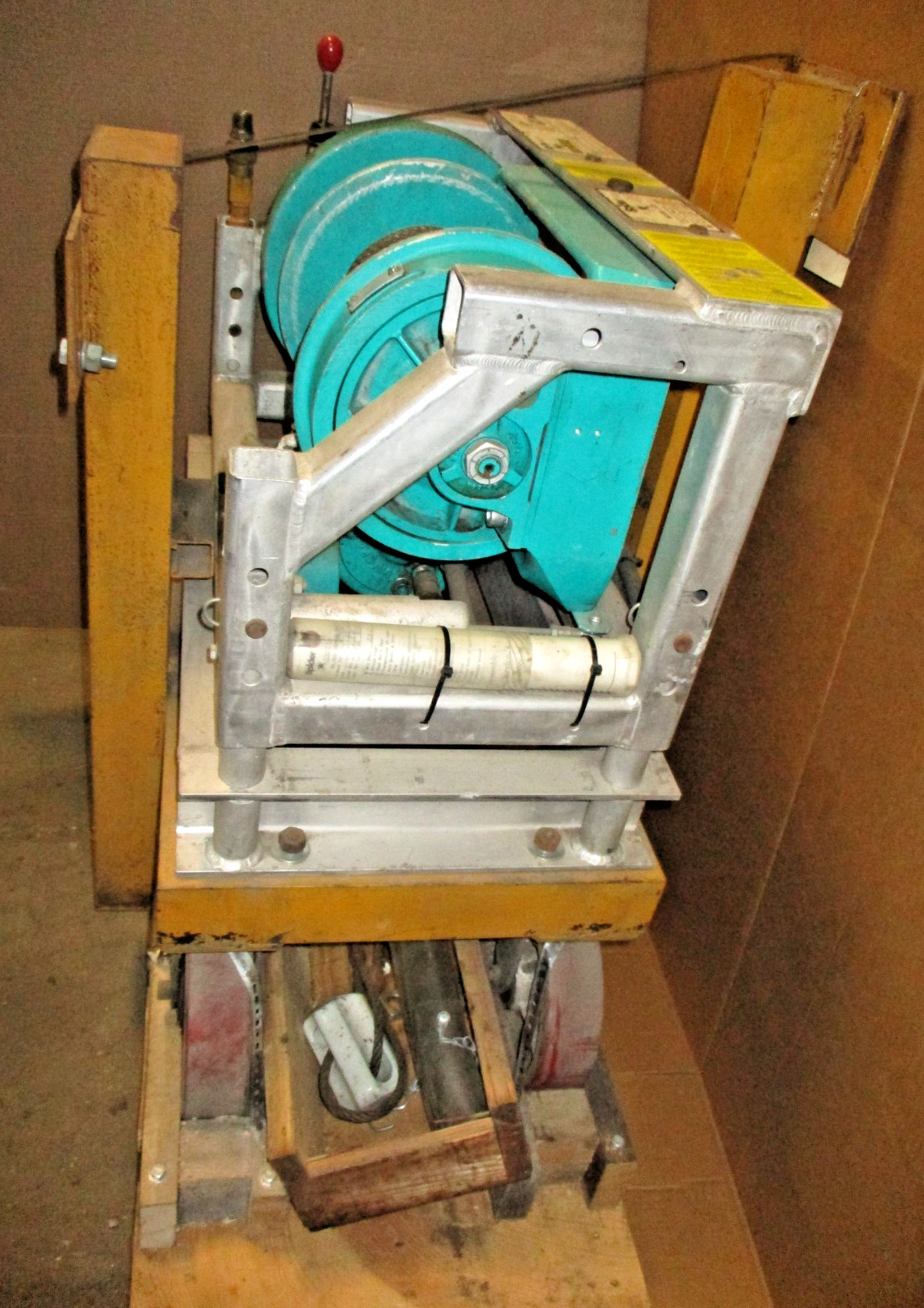 Spider LSR-1 Max. Load Cap. 1000LBS 120PSI 500FT Wire Rope 5/16″ 53575IPL