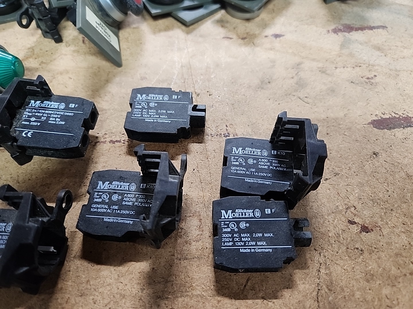 Huge Lot Klockner Moeller EF Eaton Pilot Light Modules Buttons Switches E K10