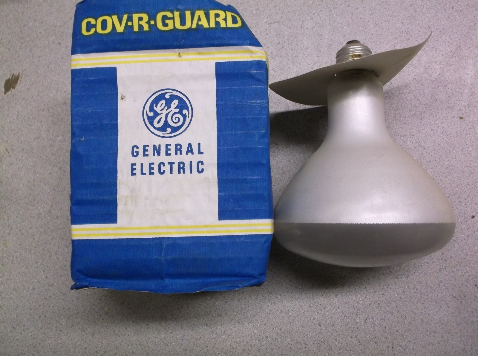 NEW GE PLG401-W7 Cover Guard lamp Light Bulb 15W 130V *FREE SHIPPING*