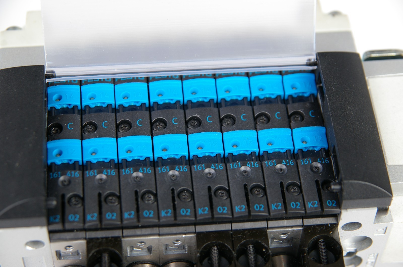 Festo CP10-VI 18200 + 8x 161416 Valve manifold
