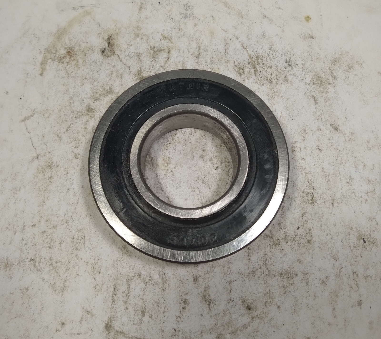 1 NEW FAFNIR 207PPG C4 BALL BEARING NO SNAP RINGS NNB ***MAKE OFFER***