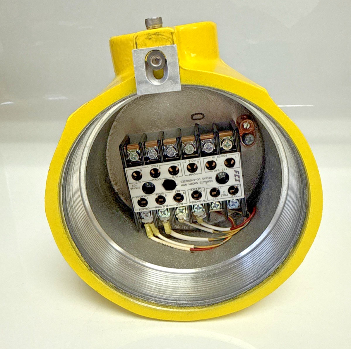 FCI 12-64B-A0B1 Flow Switch 115VAC 3000 PSIG NEMA4 X Explosion Proof