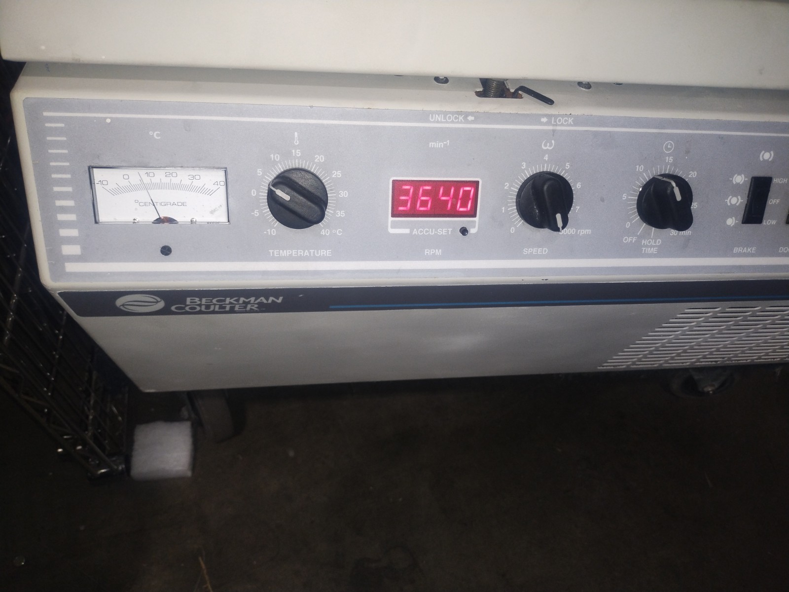 Beckman Coulter Allegra 6 Centrifuge w/ GH3.8 Swinging Bucket Rotor.