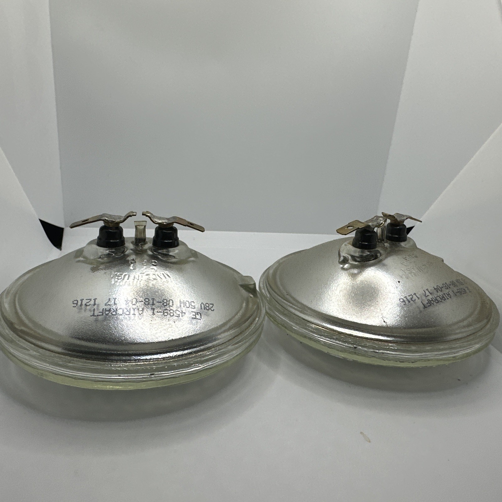 Lot of 2 GE 4589-1 Aircraft 28v 50w Seal Beam Lamp 24volt Made In USA