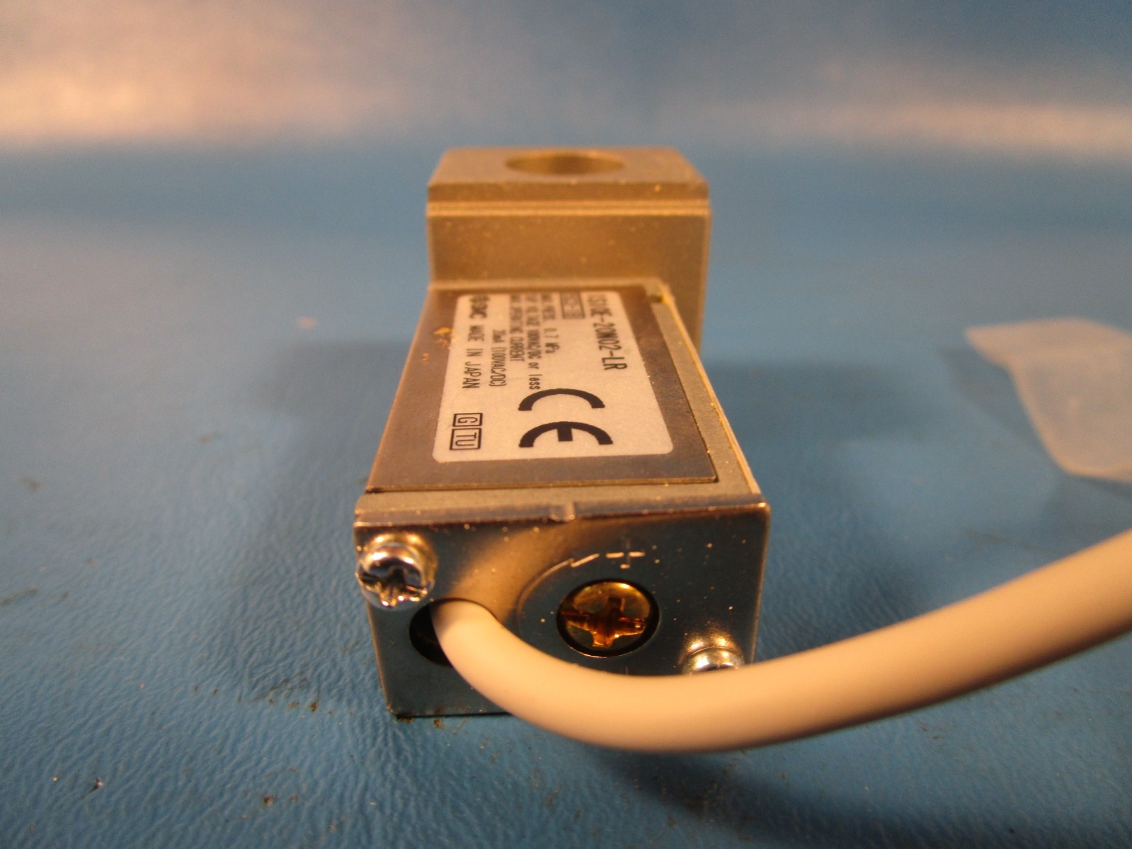 SMC IS10E-20N02-LR, PNEUMATIC SOLENOID VALVE 100V-AC 100V-DC 0.7MPA