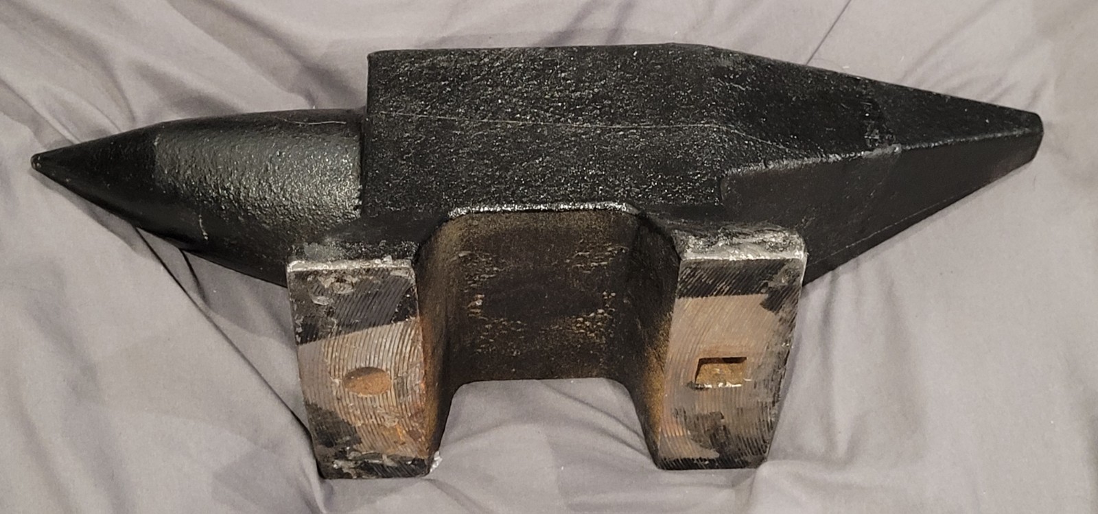 Single Horn Anvil Cast Steel Anvil High Hardness Rugged Round Horn, Black