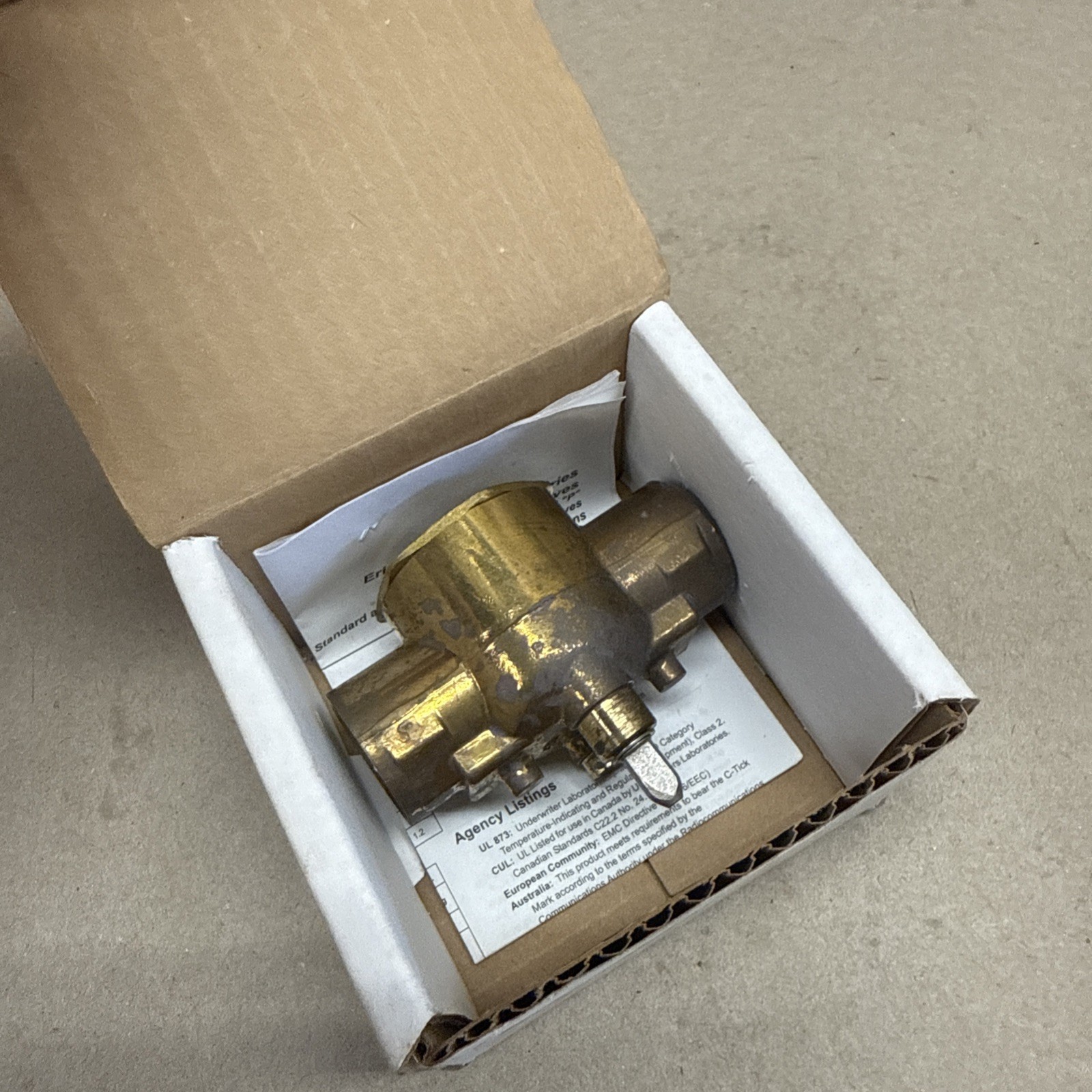 Schneider Electric VM2312 3/4 Inch Sweat 2-Way Modulating Valve Body 2.0 Cv