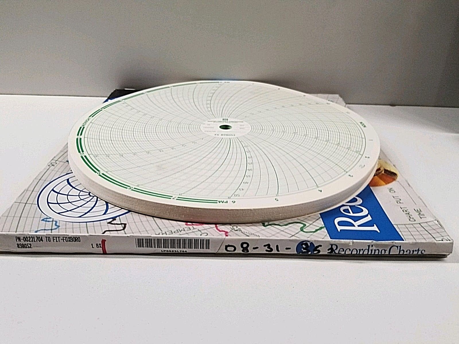 BOX OF (100) NEW OLD STOCK! GRAPHIC CONTROLS CIRCULAR RECORDING CHARTS 898052