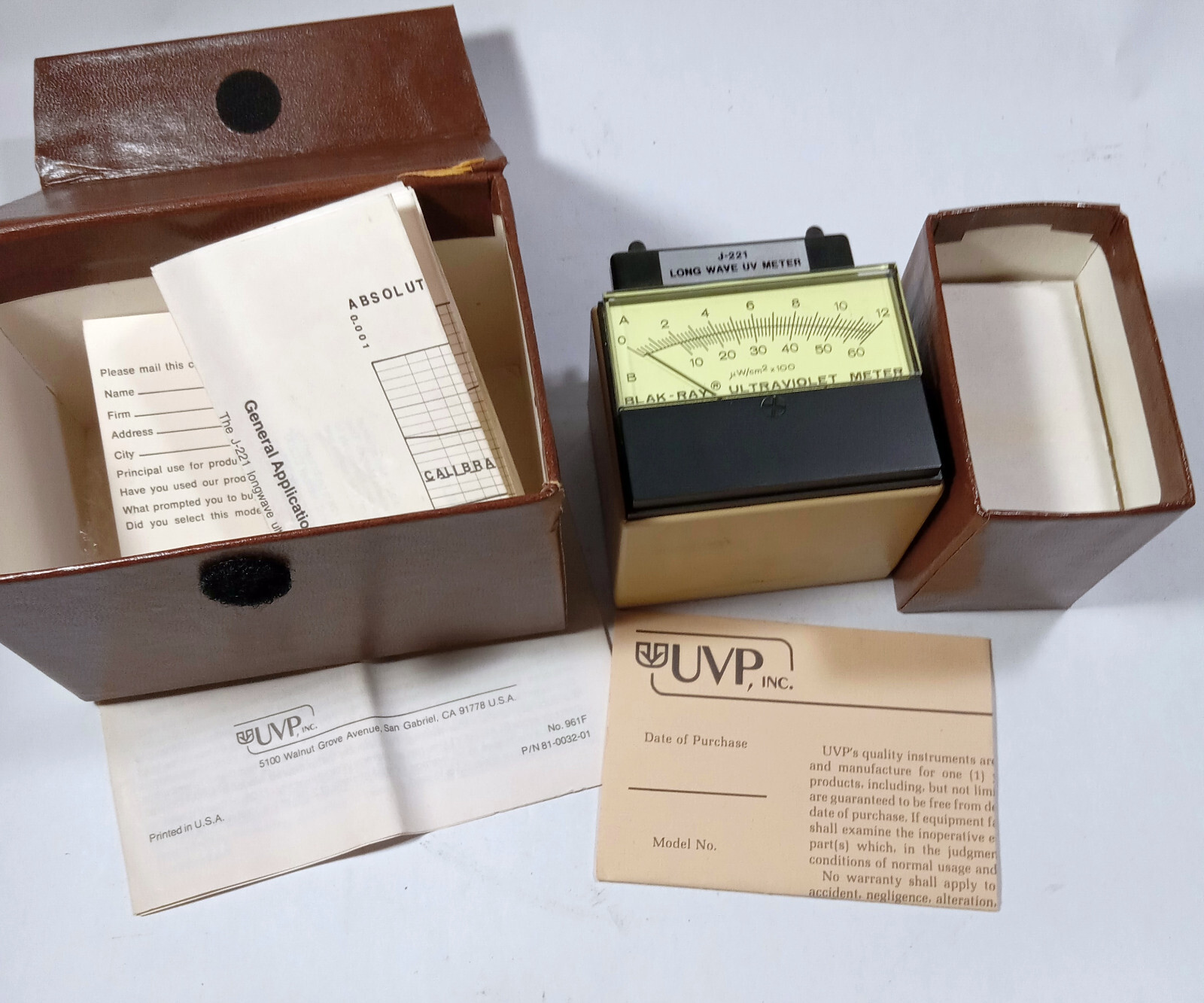 1 USED UVP 81-0032-01 MODEL J-221 ULTRAVIOLET METER W/O CABLES ***MAKE OFFER***