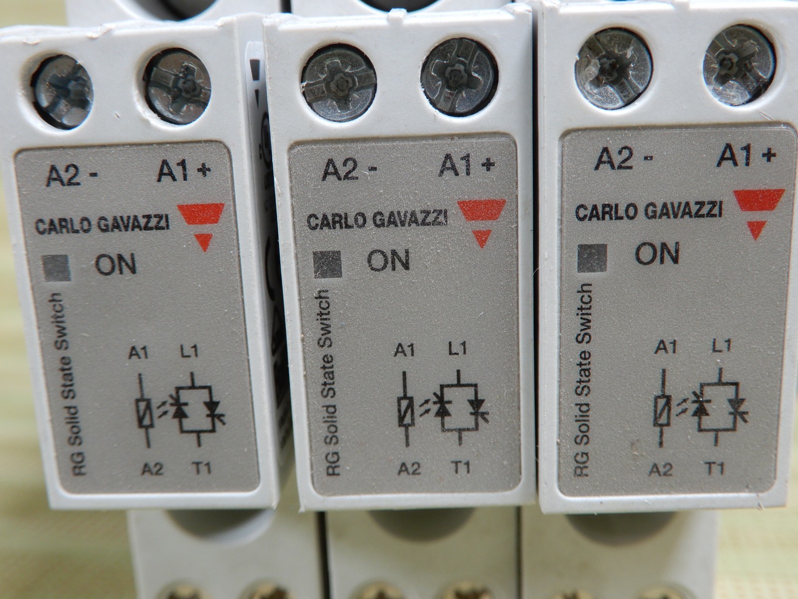 Carlo Gavazzi Din Mount Solid State Relays (3) RGC1A60A15KGU 20-275VAC In 20A BX